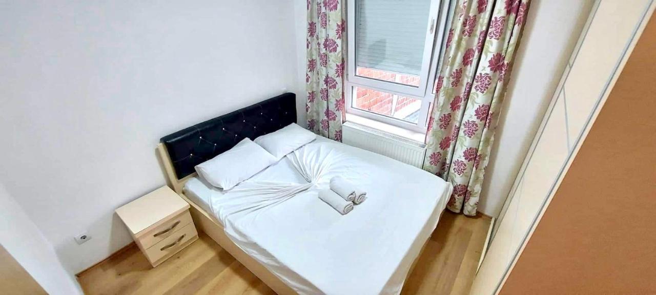 Bright & Lovely Apartment In The City Center Prishtinë Ngoại thất bức ảnh