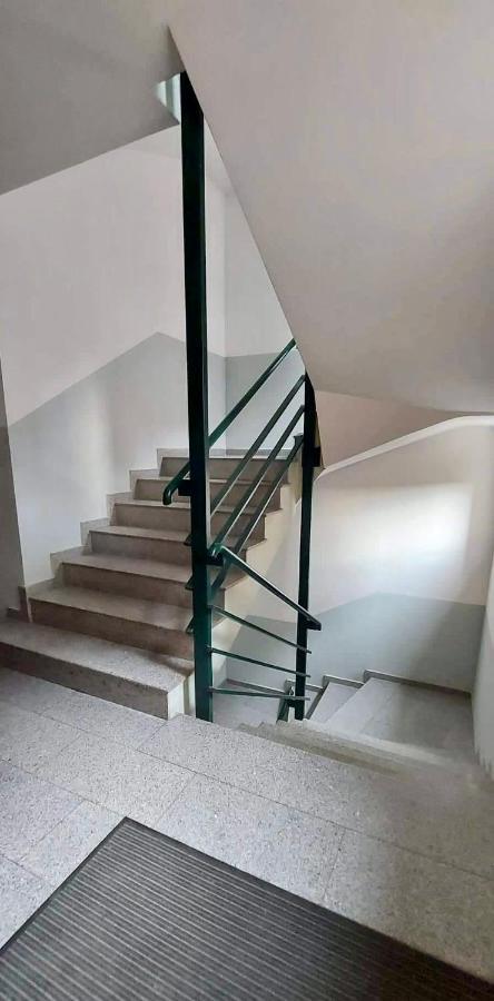 Bright & Lovely Apartment In The City Center Prishtinë Ngoại thất bức ảnh
